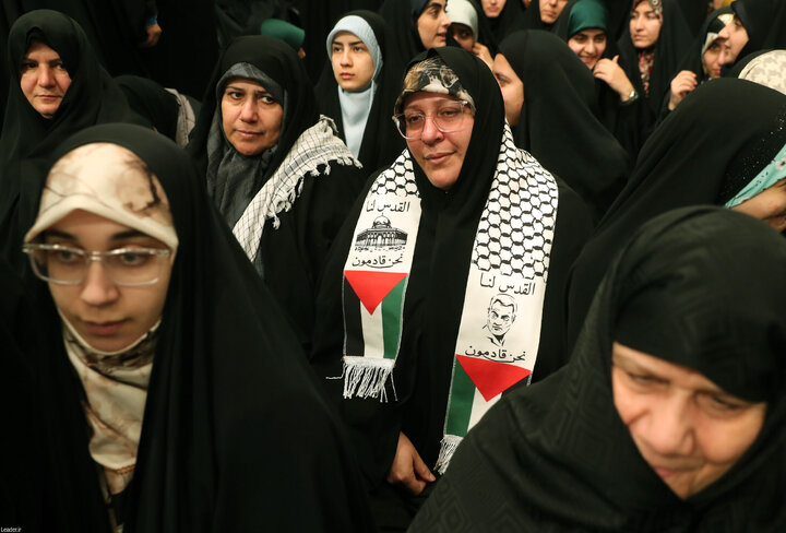 دیدار شرکت‌کنندگان در مسابقات بین‌المللی قرآن با رهبر انقلاب