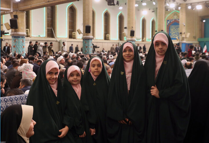 دیدار شرکت‌کنندگان در مسابقات بین‌المللی قرآن با رهبر انقلاب