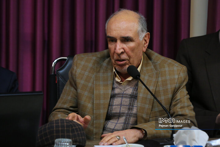 ساخت هر کیلومتر قطار شهری حدود ۵۵ میلیون دلار هزینه دارد