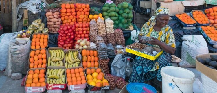 مدیریت فروشندگان خیابانی؛ از حمایت تا محدودیت