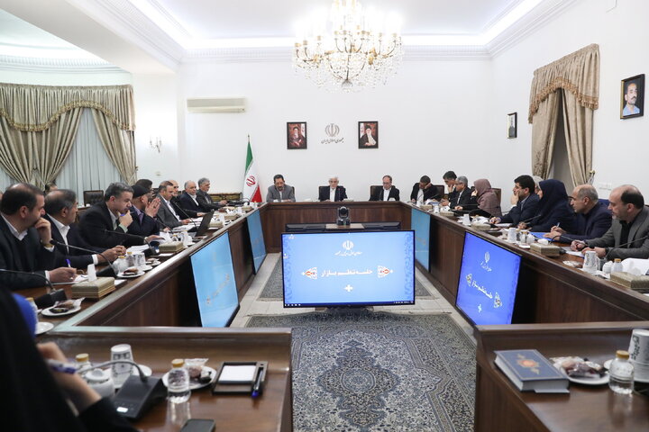 تاکید معاون اول رئیس جمهور بر برخورد دولت با احتکارکنندگان کالاهای اساسی