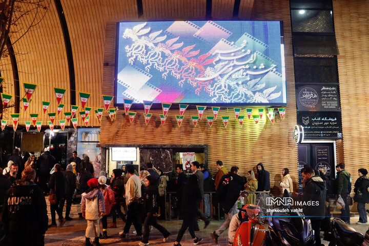 اصفهان صاحب ۱۰۰ سالن سینما میشود