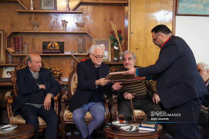 دیدار شهردار اصفهان با پیشکسوت حوزه میراث فرهنگی