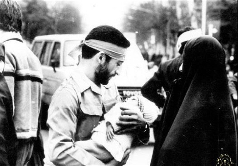 انقلاب اسلامی ایران و حماسههایی که به دست زنان خلق شد