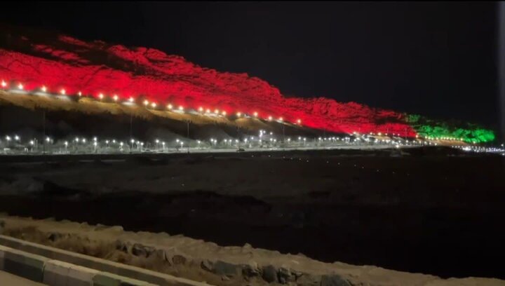 رونمایی از بزرگ‌ترین نورپردازی طولی کشور در کوه خضر نبی قم