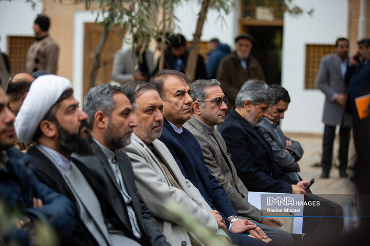 آیین بهره‌برداری از پروژه‌های احیا و مرمت شده تخت فولاد