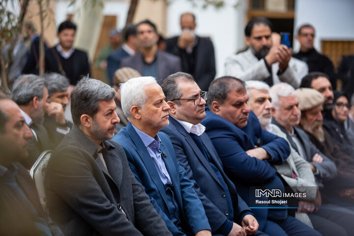 آیین بهره‌برداری از پروژه‌های احیا و مرمت شده تخت فولاد