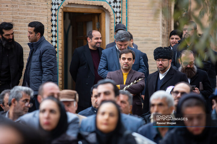 آیین بهره‌برداری از پروژه‌های احیا و مرمت شده تخت فولاد