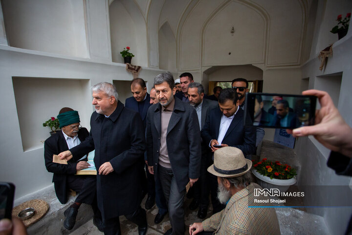 آیین بهره‌برداری از پروژه‌های احیا و مرمت شده تخت فولاد