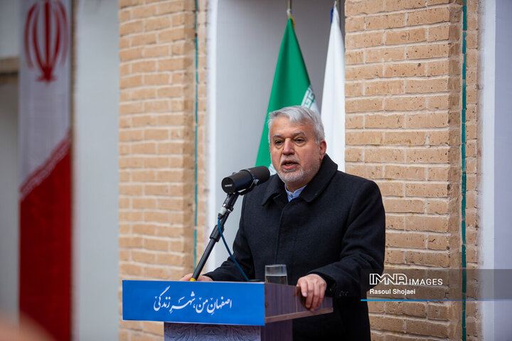 آیین بهره‌برداری از پروژه‌های احیا و مرمت شده تخت فولاد