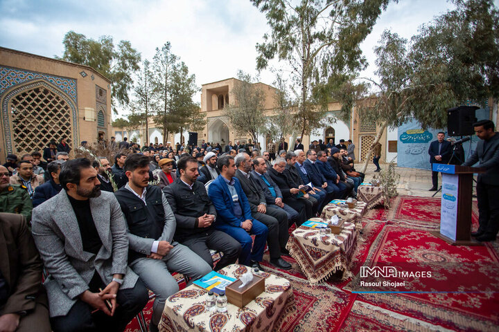 آیین بهره‌برداری از پروژه‌های احیا و مرمت شده تخت فولاد