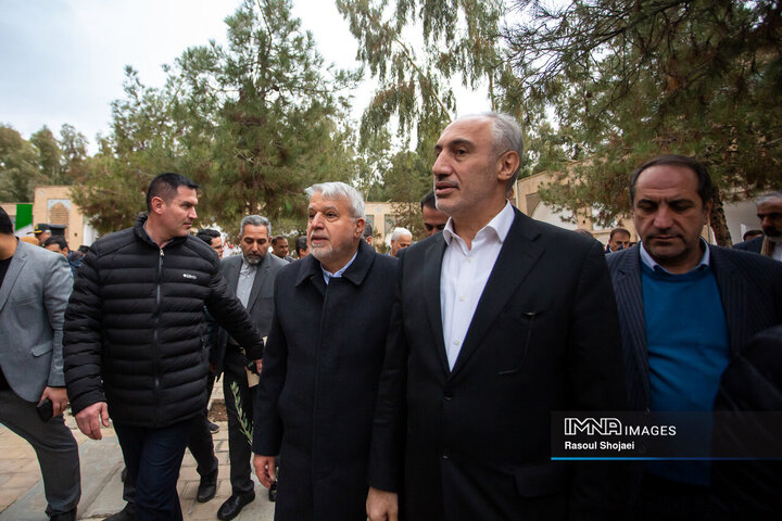 آیین بهره‌برداری از پروژه‌های احیا و مرمت شده تخت فولاد