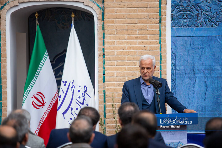 آیین بهره‌برداری از پروژه‌های احیا و مرمت شده تخت فولاد