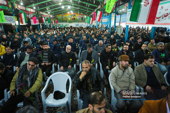 گلباران مزار مطهر شهدای اصفهان