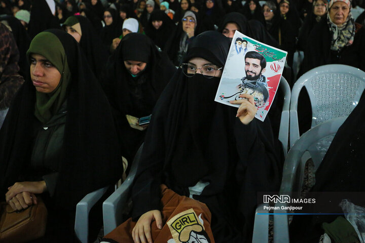 گلباران مزار مطهر شهدای اصفهان