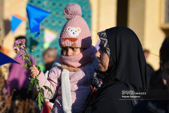 گلباران مزار مطهر شهدای اصفهان