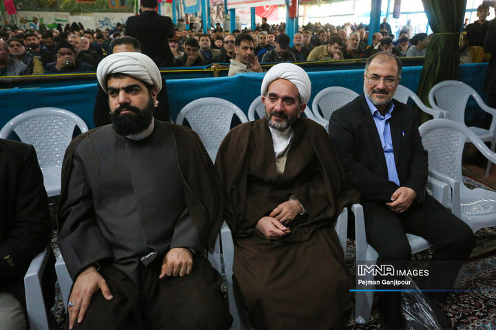 گلباران مزار مطهر شهدای اصفهان