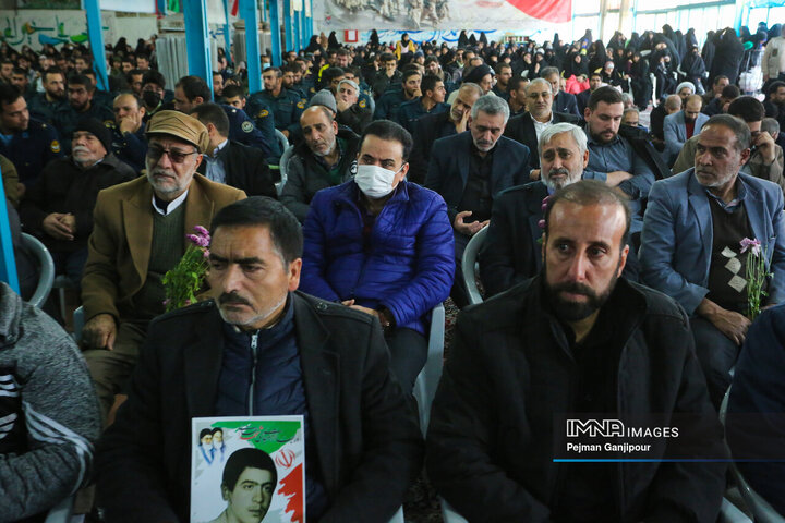 گلباران مزار مطهر شهدای اصفهان