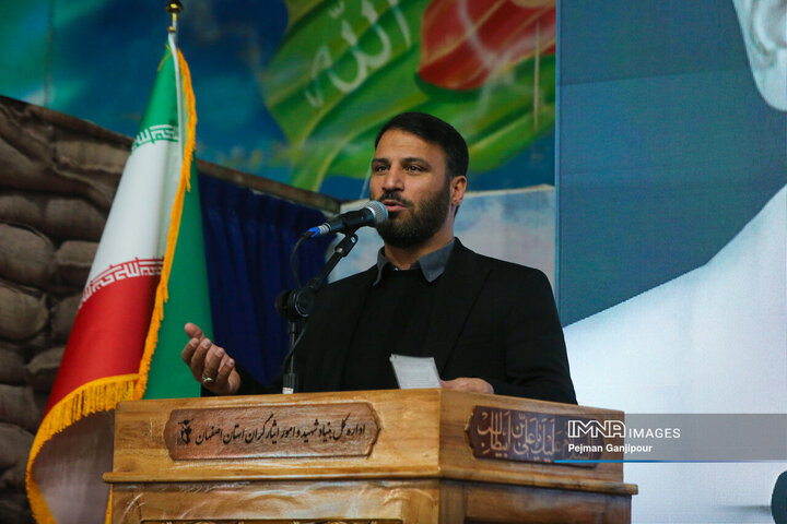 گلباران مزار مطهر شهدای اصفهان