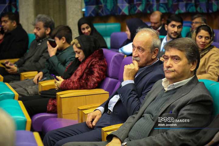 دیدار وزیر میراث فرهنگی با فعالان گردشگری و صنایع دستی اصفهان