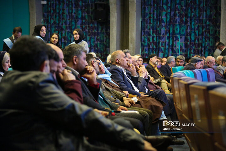 دیدار وزیر میراث فرهنگی با فعالان گردشگری و صنایع دستی اصفهان
