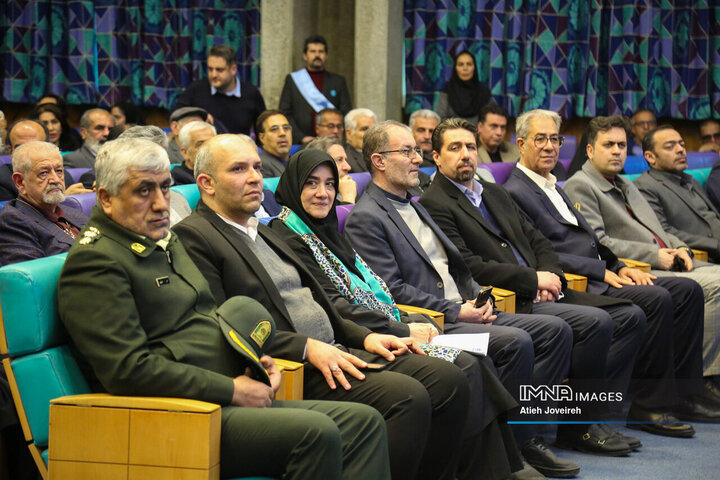 دیدار وزیر میراث فرهنگی با فعالان گردشگری و صنایع دستی اصفهان