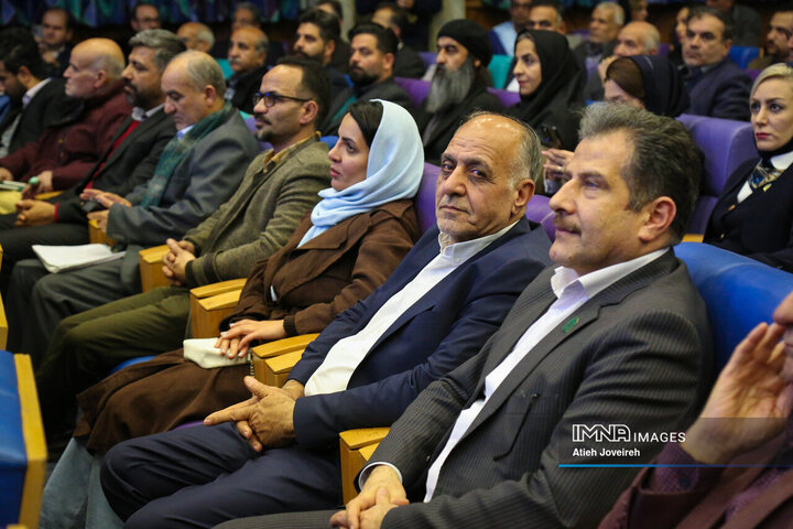 دیدار وزیر میراث فرهنگی با فعالان گردشگری و صنایع دستی اصفهان