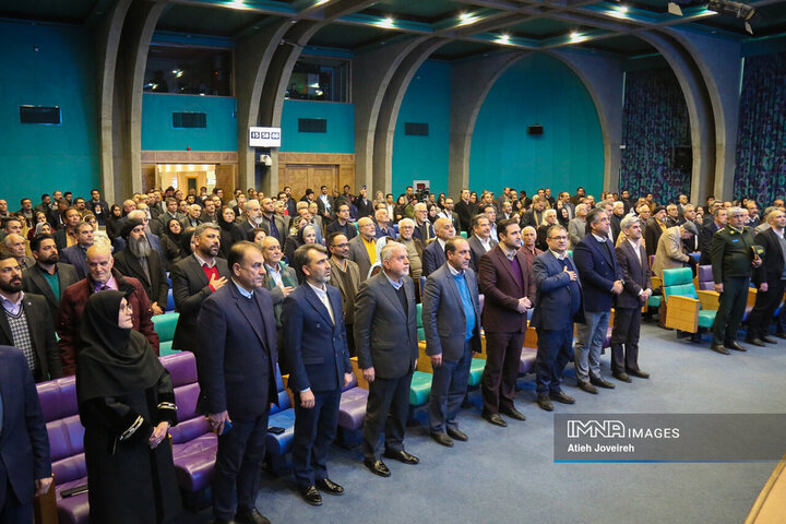 دیدار وزیر میراث فرهنگی با فعالان گردشگری و صنایع دستی اصفهان
