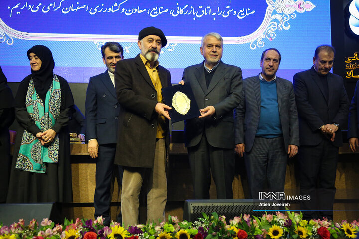دیدار وزیر میراث فرهنگی با فعالان گردشگری و صنایع دستی اصفهان
