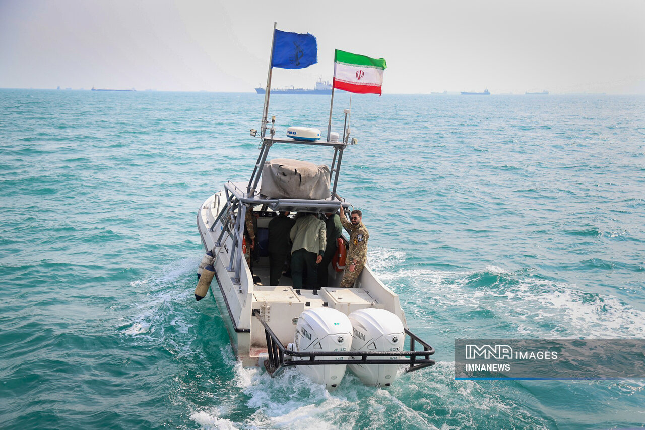 از دل آبهای نیلگون، ایران برمیخیزد