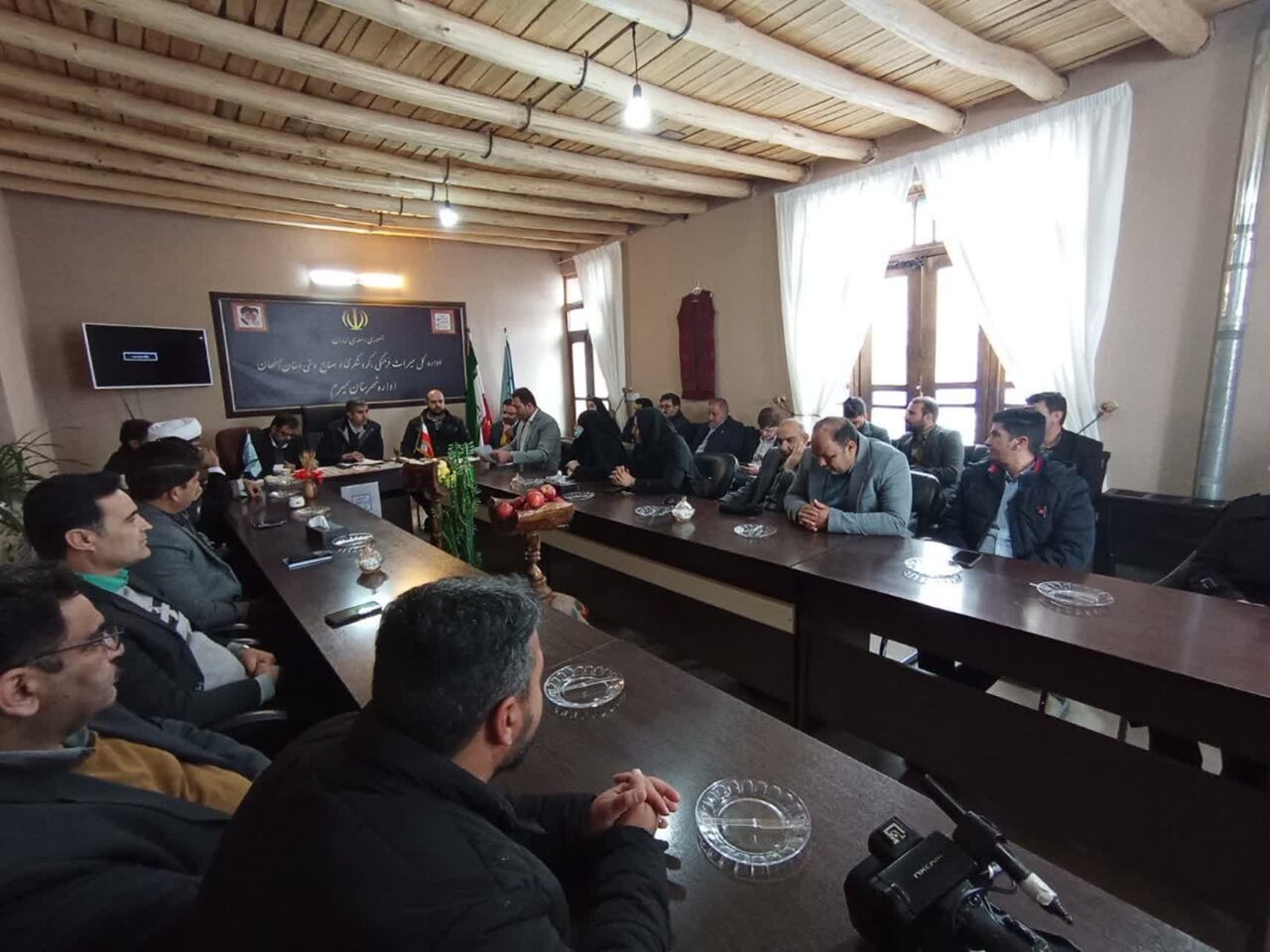 نگارستان صنایع دستی و هنرهای سنتی سمیرم در سفر معاون وزیر میراث فرهنگی افتتاح شد