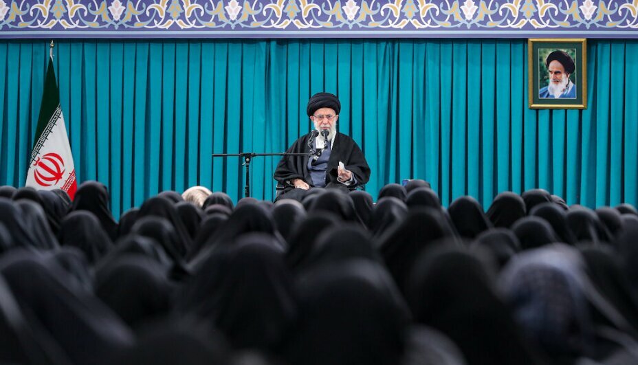 روایتی از شجاعت تا درایت زنان در روزهای انقلاب