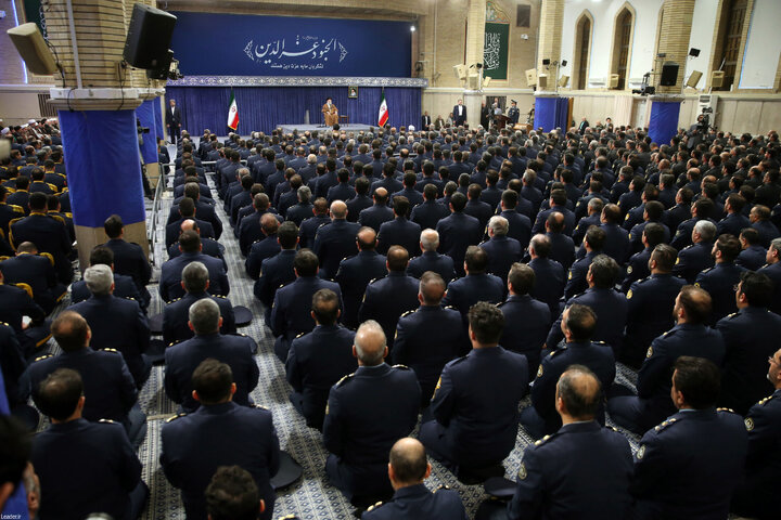 دیدار جمعی از فرماندهان نیروی هوایی و پدافند هوایی ارتش با رهبر انقلاب