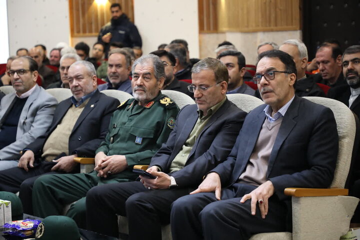 فیلم | آیین رونمایی از المان جانباز سرافراز «حاج علی جلالی فراهانی» در اراک فیلم | آیین رونمایی از المان جانباز سرافراز «حاج علی جلالی فراهانی» در اراک