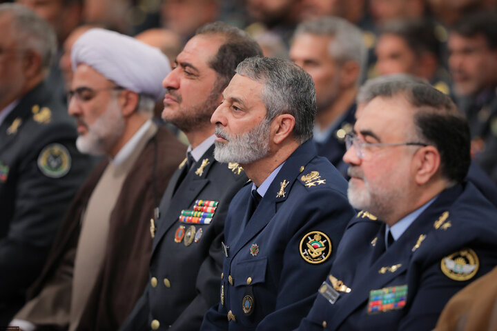 دیدار جمعی از فرماندهان نیروی هوایی و پدافند هوایی ارتش با رهبر انقلاب