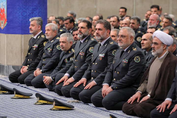 دیدار جمعی از فرماندهان نیروی هوایی و پدافند هوایی ارتش با رهبر انقلاب