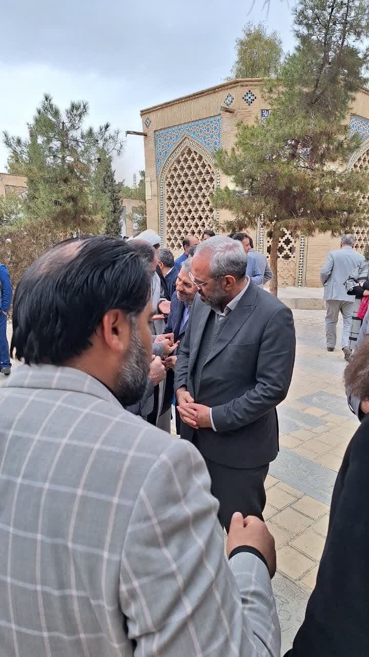 حرکت سریعالسیر قطار خدمت در نصفجهان