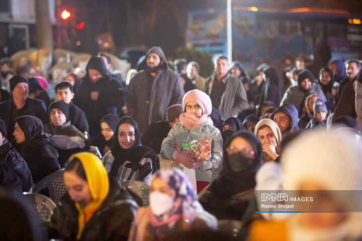 جشن و نورافشانی شب پیروزی انقلاب در اصفهان