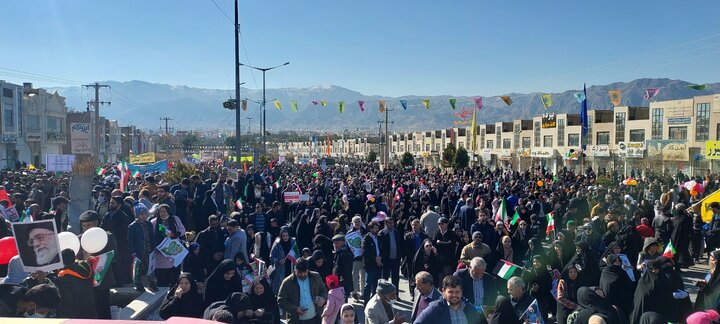 شکوه حضور مردم ولایت‌مدار خراسان‌جنوبی در جشن انقلاب+ فیلم