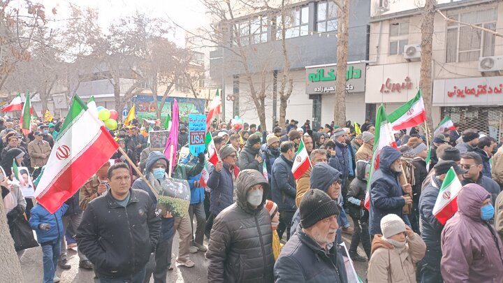 فیلم| نمایی از جمعیت ده‌ها هزار نفری مردم بجنورد در راهپیمایی