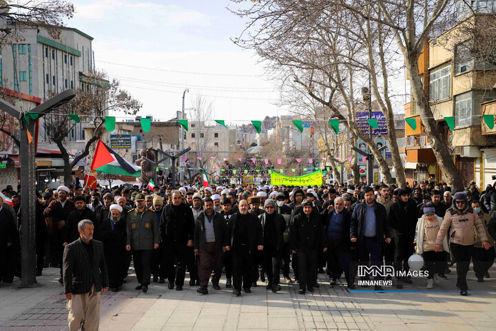 راهپیمایی یوم‌الله 22 بهمن در سنندج