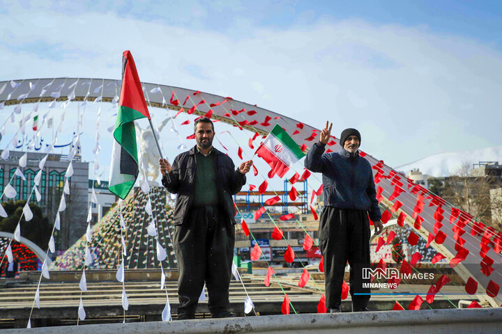 راهپیمایی یوم‌الله 22 بهمن در سنندج