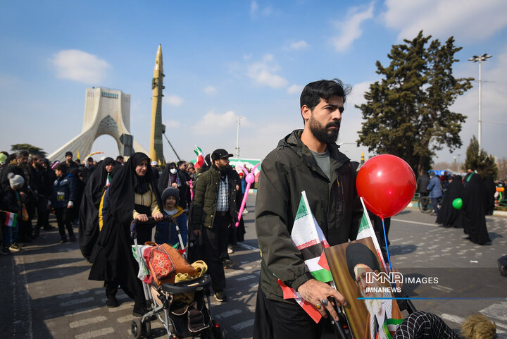 راهپیمایی 22 بهمن در تهران