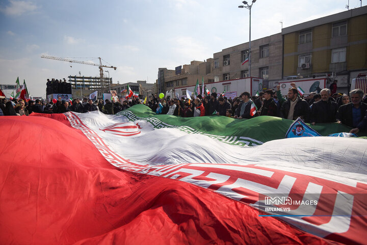 راهپیمایی 22 بهمن در تهران