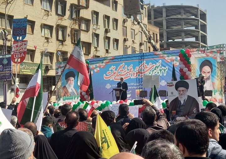 مکتب انقلاب اسلامی الگویی برای جهانیان است