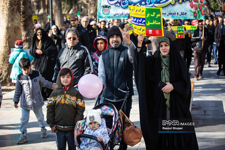 فیلم| آغاز راهپیمایی ۲۲ بهمن در خوزستان همزمان با سراسر کشور