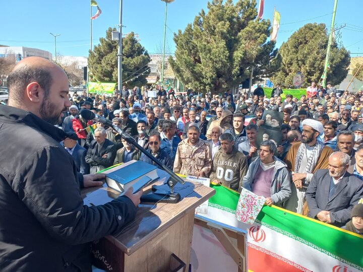 ما منتظر غربال نهایی تاریخ هستیم