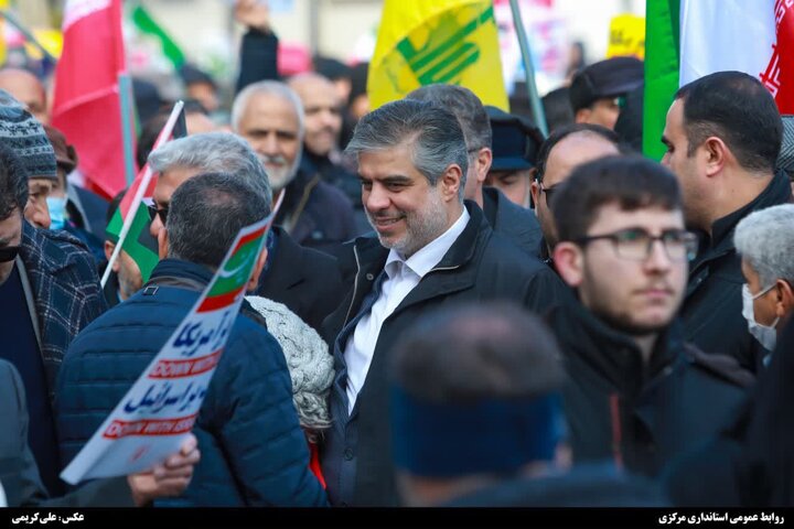 پیام راهپیمایی ۲۲ بهمن وفاداری مردم به انقلاب است