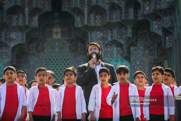 در حاشیه جشن انقلاب در اصفهان