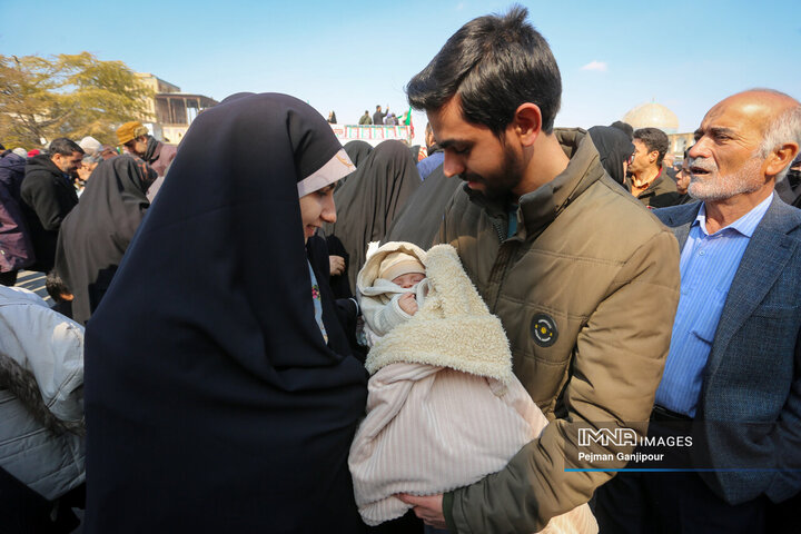 در حاشیه جشن انقلاب در اصفهان